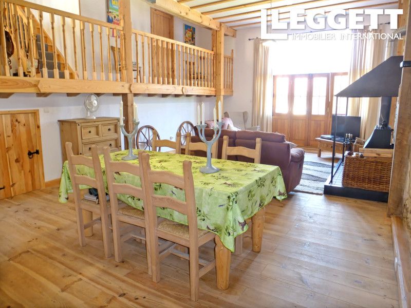 Property photo 3 of 10