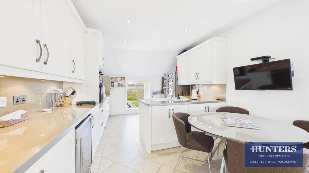 Additional image 6 of 3 bed flat for saleRavine Court, Roker Terrace, Roker, Sunderland SR6