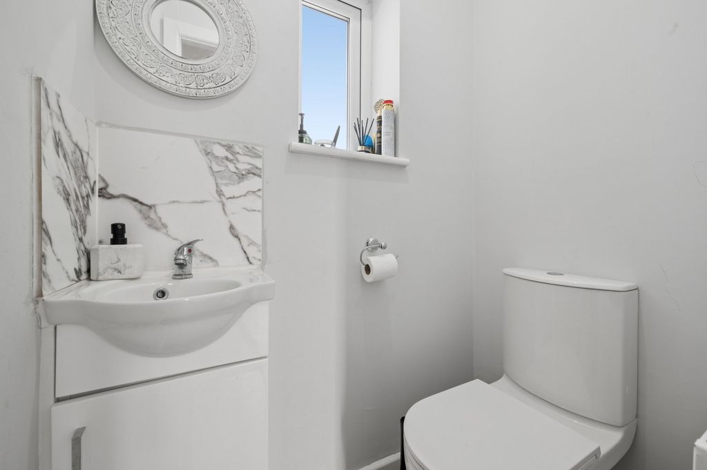 Property photo 3 of 30