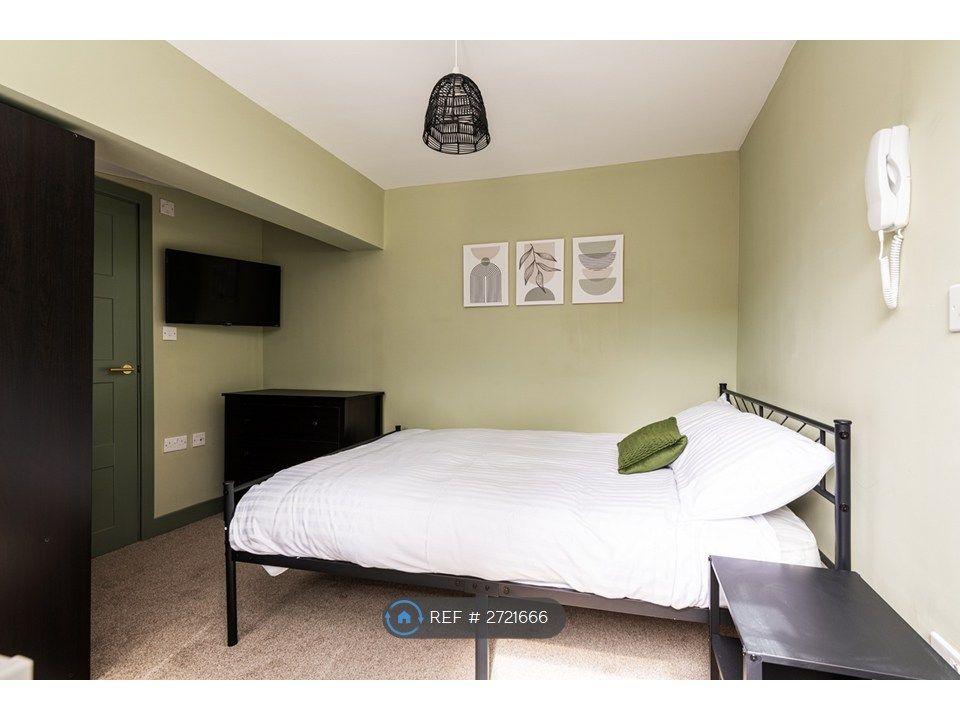 Property photo 1 of 6 £775 Pcm