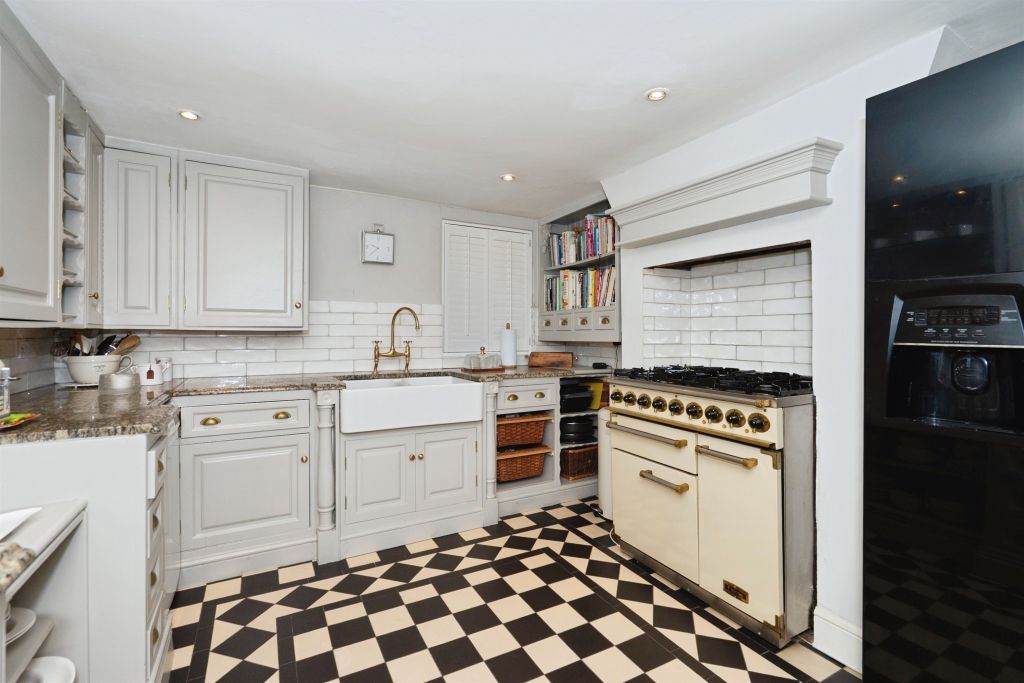 Property photo 3 of 17