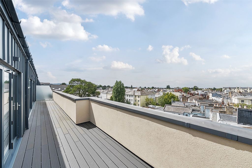 Property photo 1 of 24 Picture No. 37