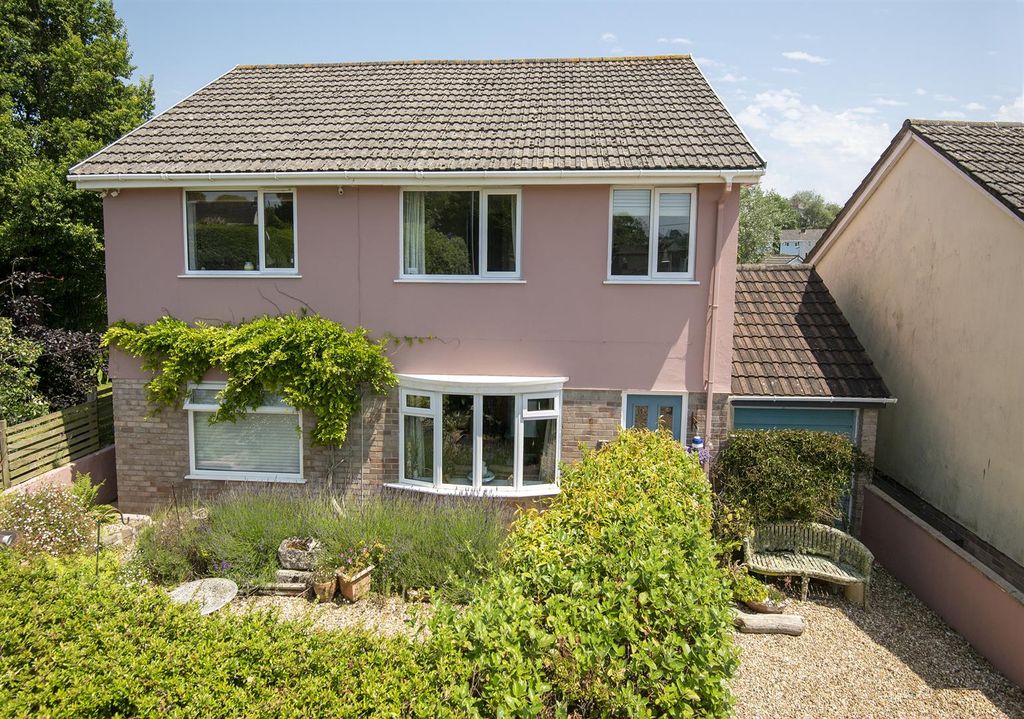 Property photo 1 of 21
