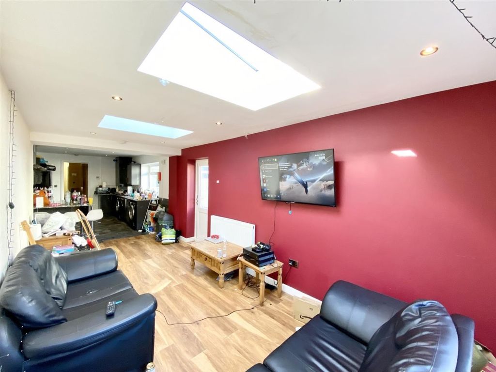Property photo 1 of 12 2_W1920_H1280_c1