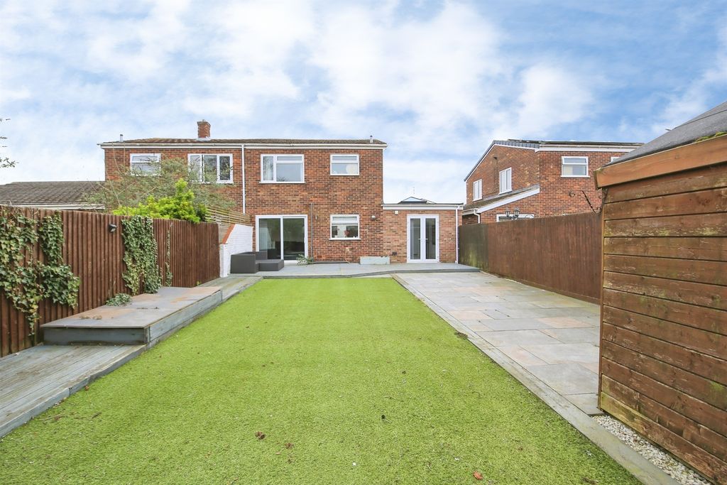 Property photo 2 of 16