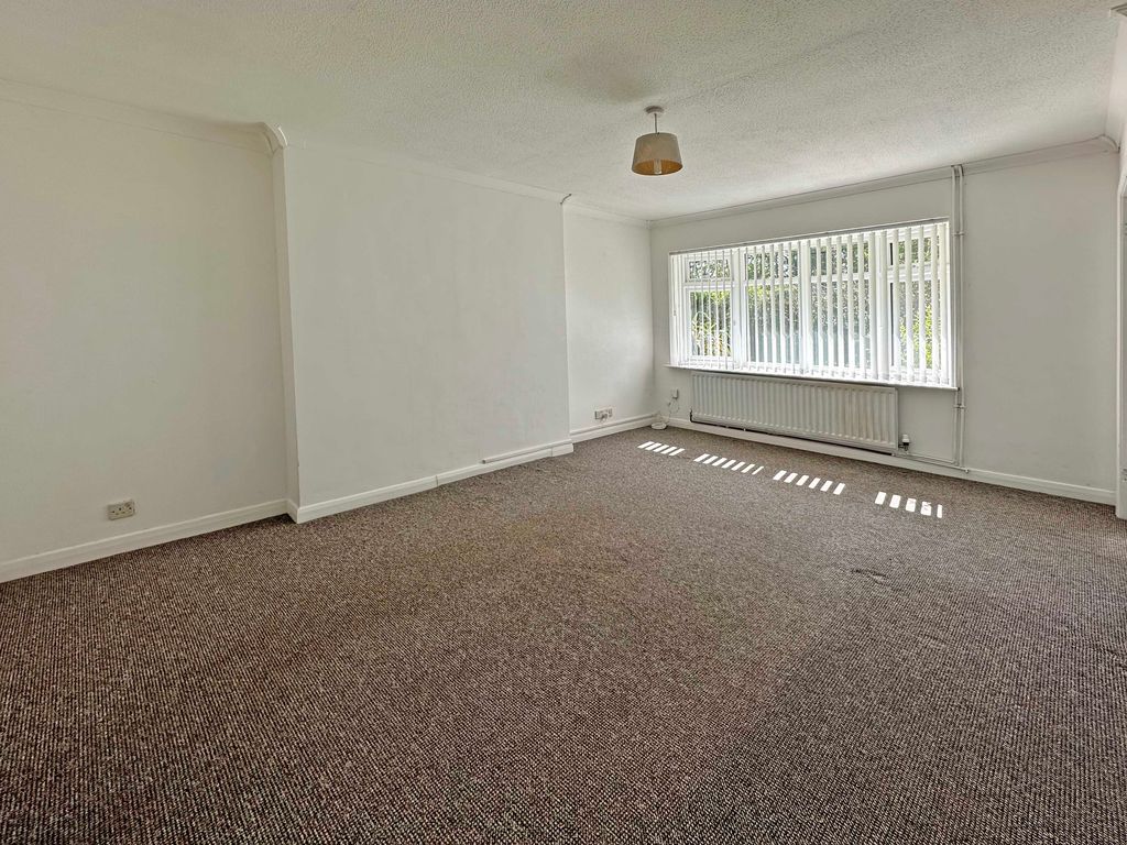 Property photo 3 of 13 5 Lr