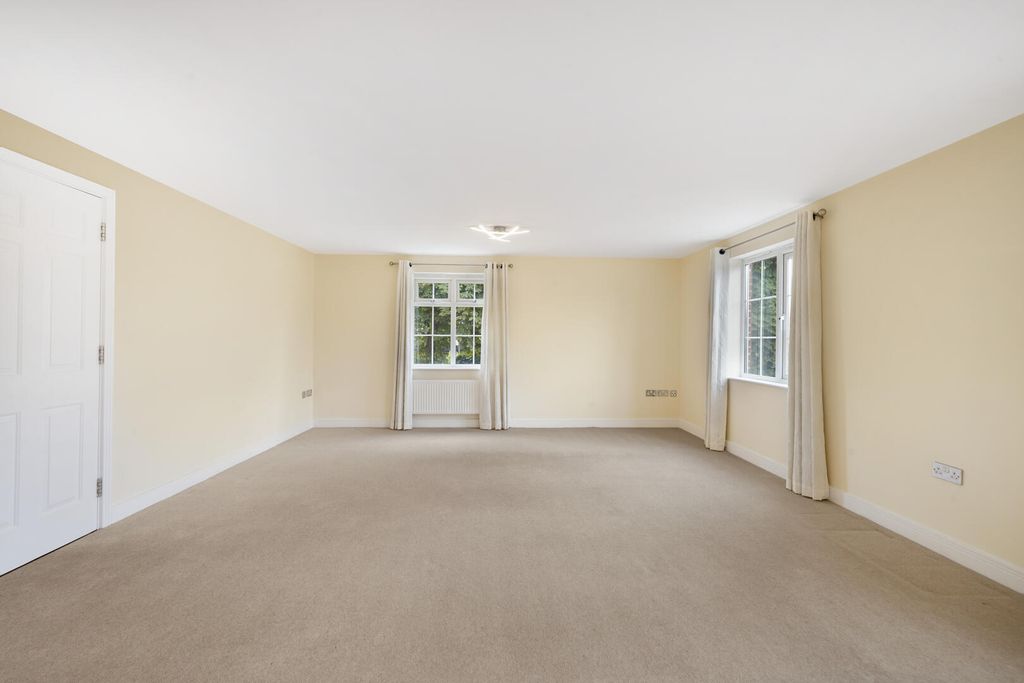 Property photo 3 of 15 Living Room