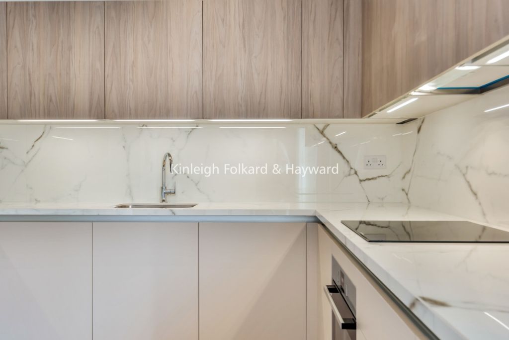 Property photo 3 of 17 6E4E690B-Eda0-43d1-A