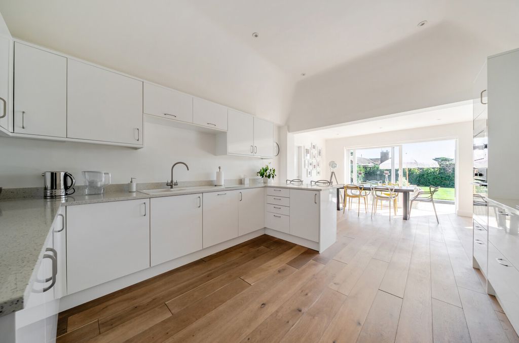 Property photo 2 of 15 1515021-22-6A96d8...