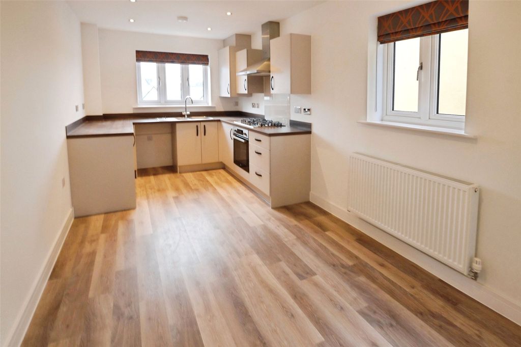 Property photo 3 of 8 3 - Picture No. 03