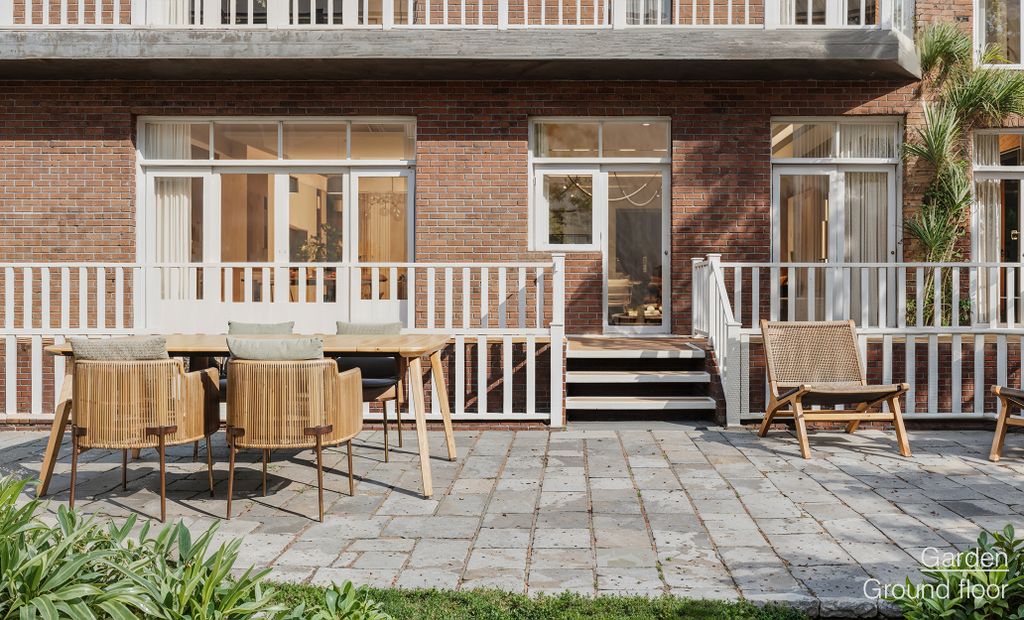 Property photo 3 of 27