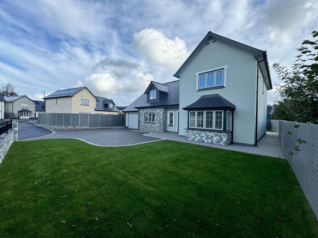 Property photo 2 of 14