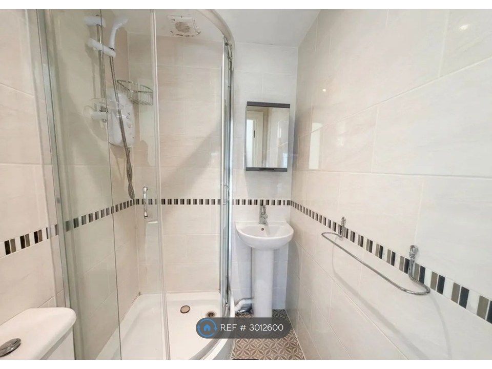 Property photo 2 of 4 Bathroom