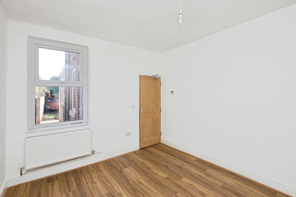 Property photo 3 of 16 Dining Room