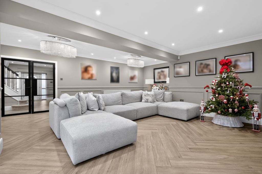 Property photo 3 of 29