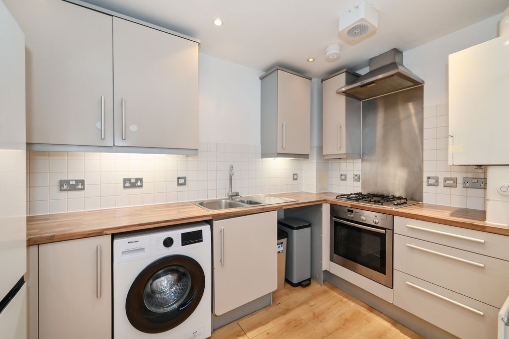 Property photo 3 of 10 Photo 2