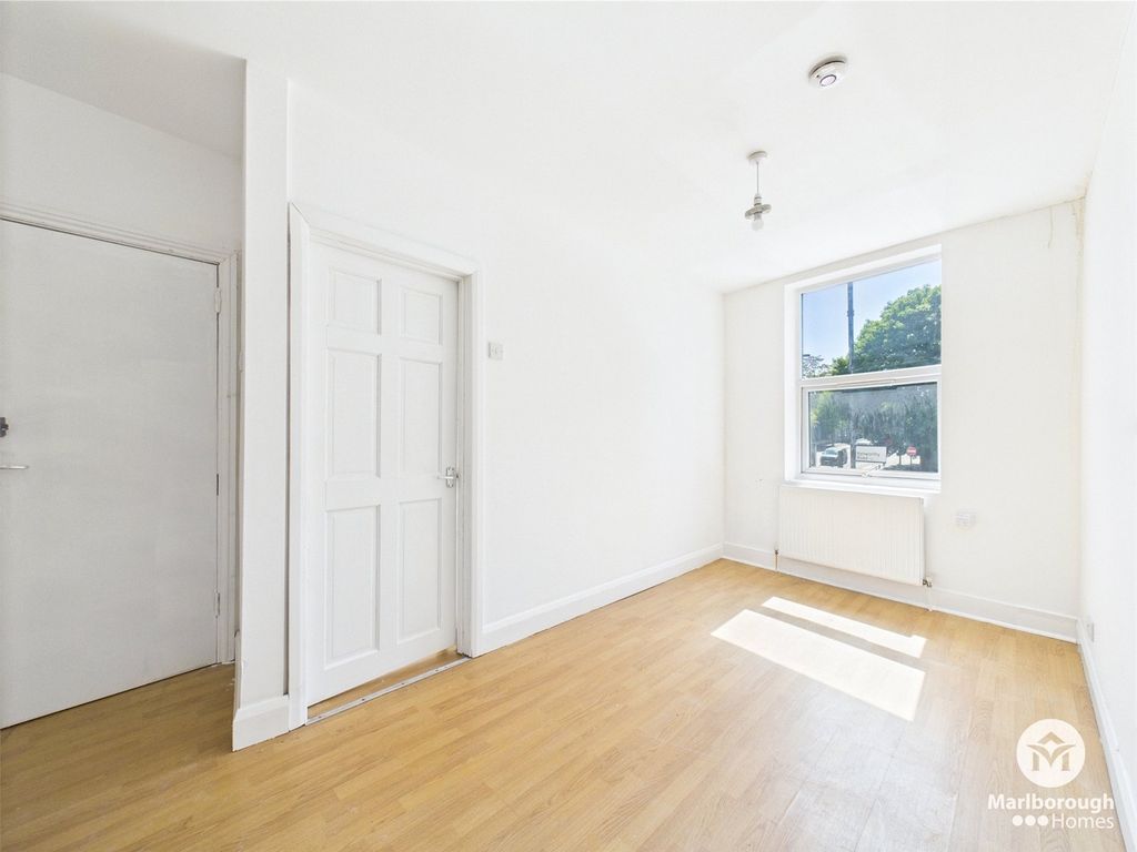 Property photo 1 of 10 Wick Road E9