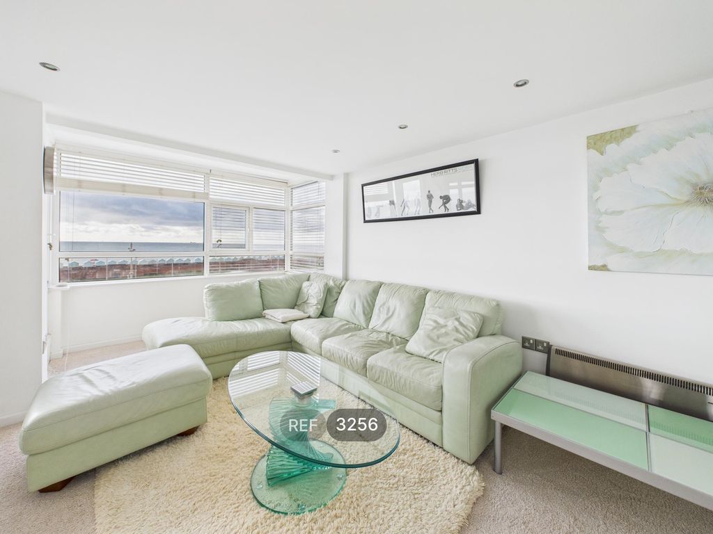 Property photo 2 of 22 Kitchen / Dining/Living Area