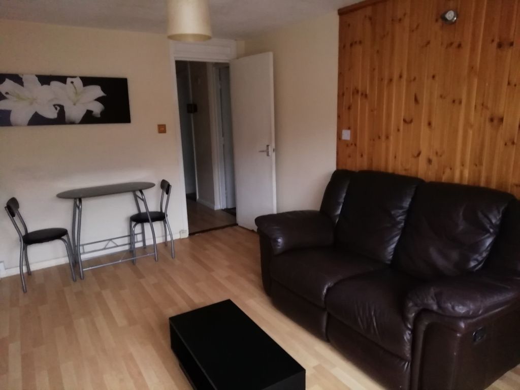 Property photo 1 of 7 Lounge