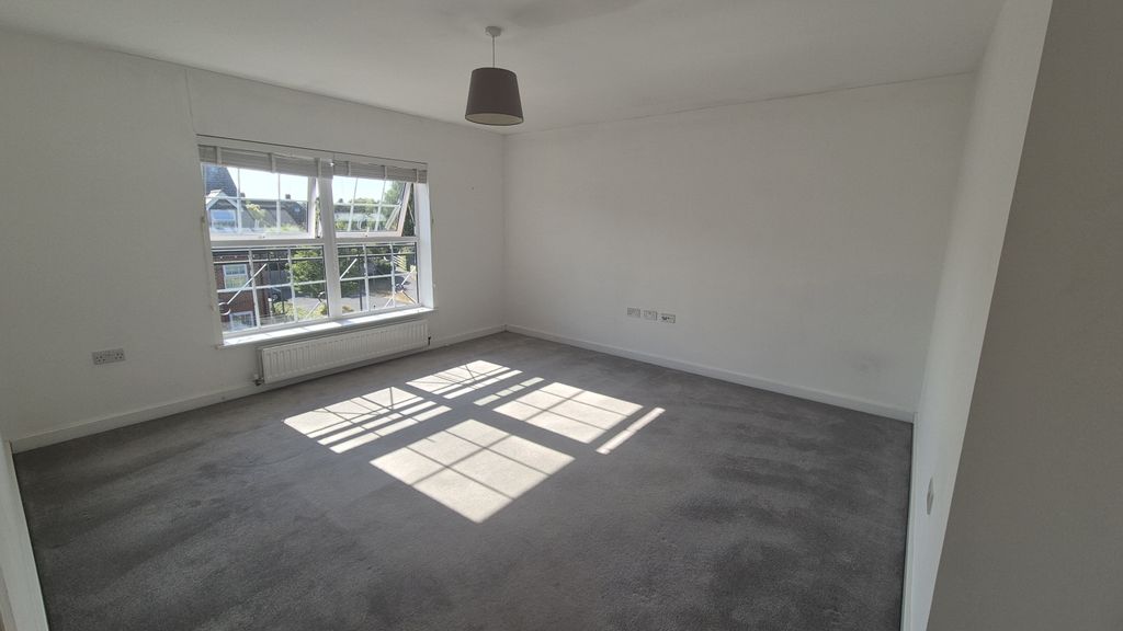 Property photo 3 of 10 Living Room