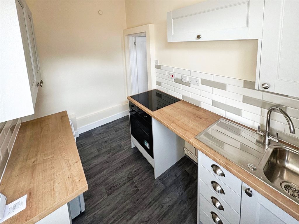 Property photo 2 of 5 Kitchen