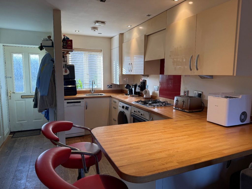 Property photo 2 of 18 4927561