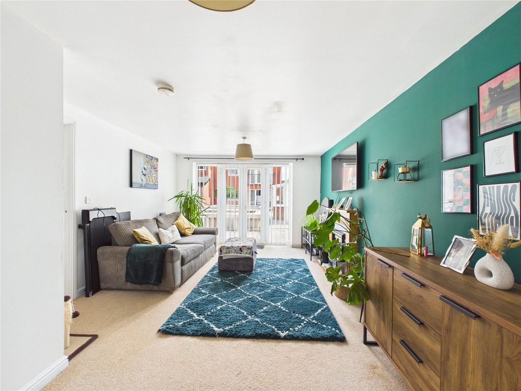 Property photo 3 of 11 Picture No. 02