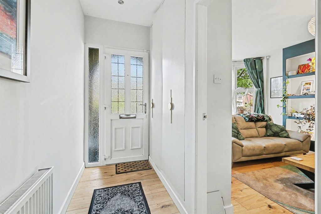 Property photo 2 of 36