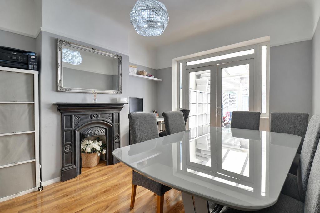 Property photo 3 of 12 5564