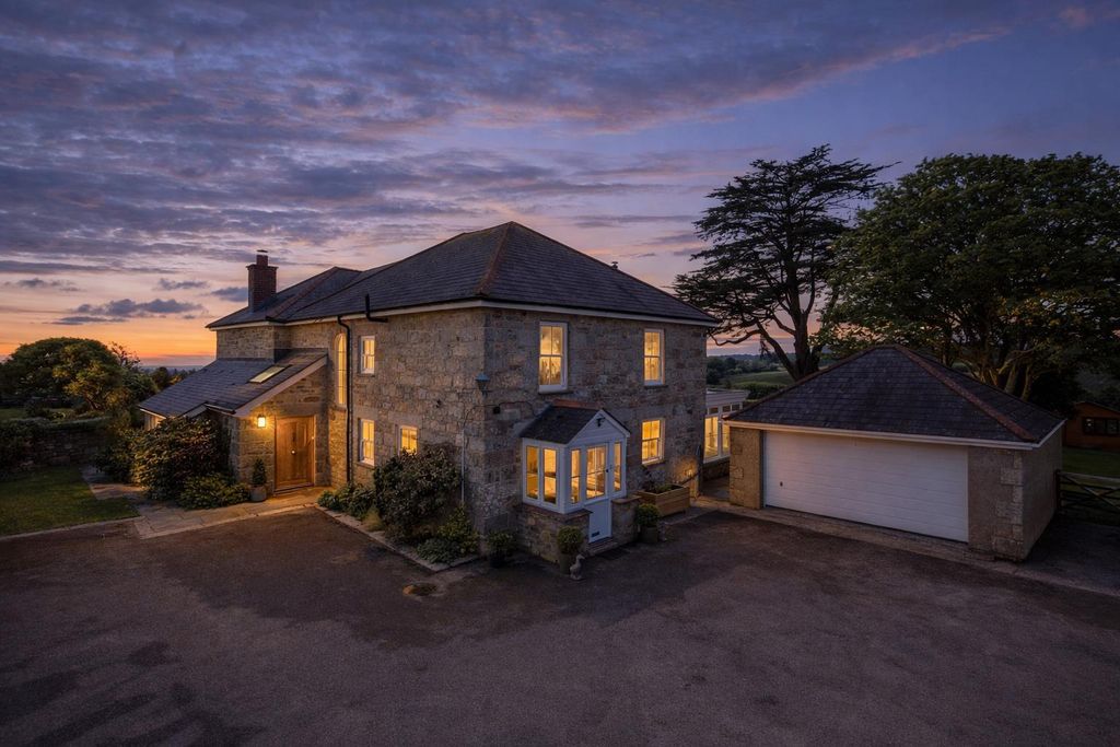 Property photo 2 of 48