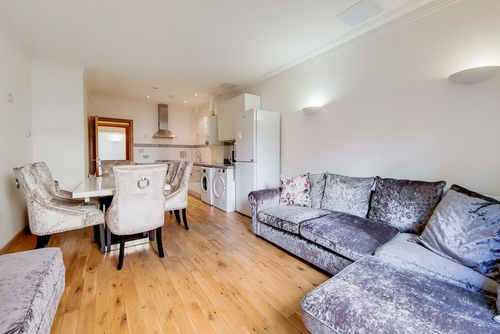 Property photo 1 of 14 6_Kitchen-Reception-1.Jpg