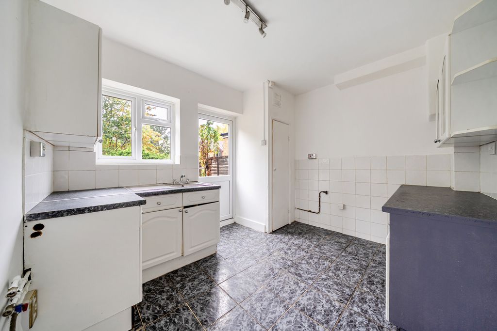 Property photo 3 of 17 1520001-13-6A9Fd6...