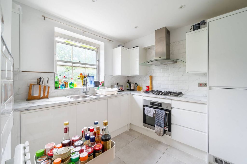 Property photo 2 of 5