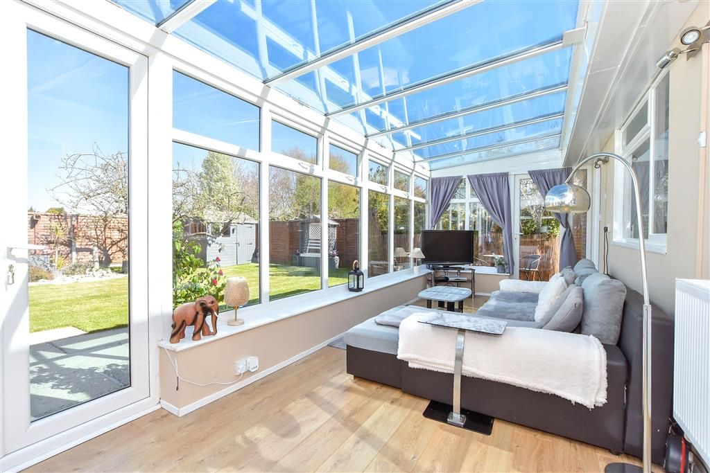 Property photo 2 of 12 Conservatory
