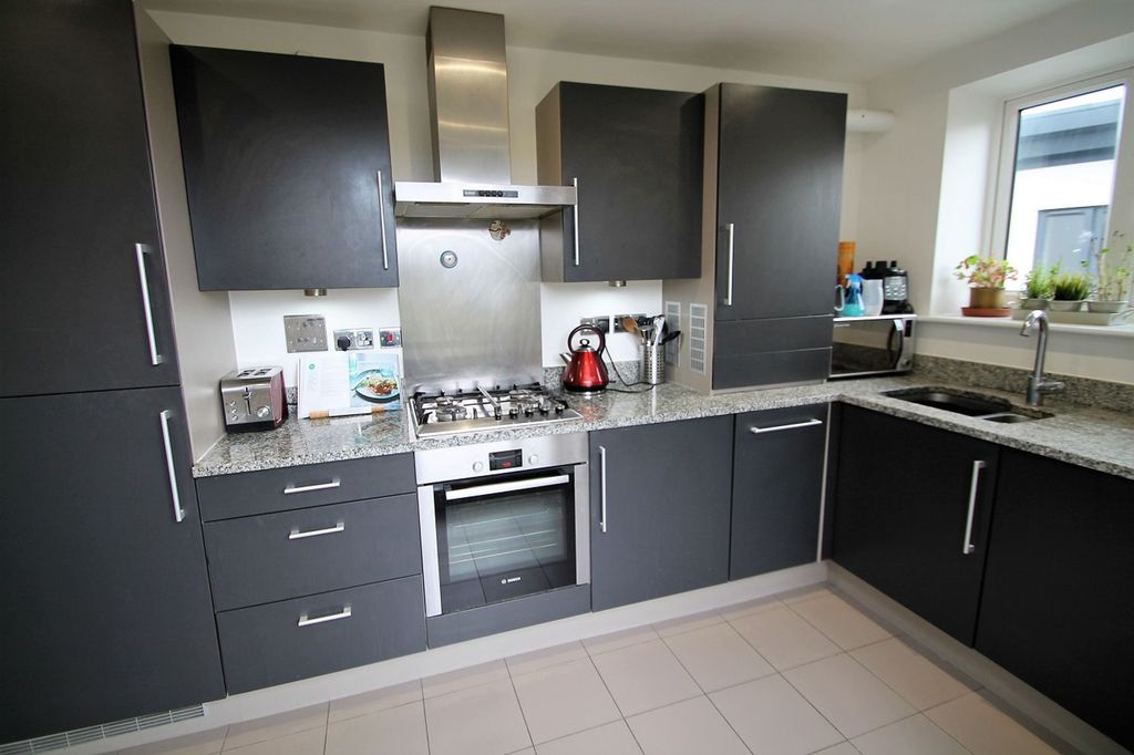 Property photo 3 of 19 Photo 7