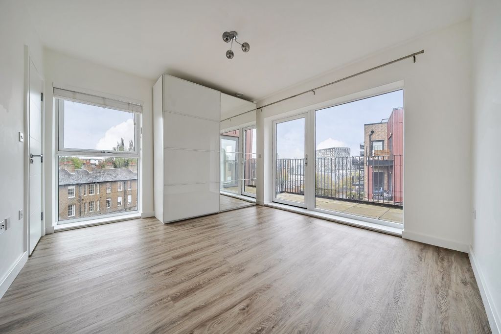 Property photo 2 of 18 Reception Room