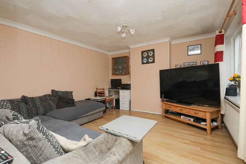 Property photo 3 of 15 Picture 3