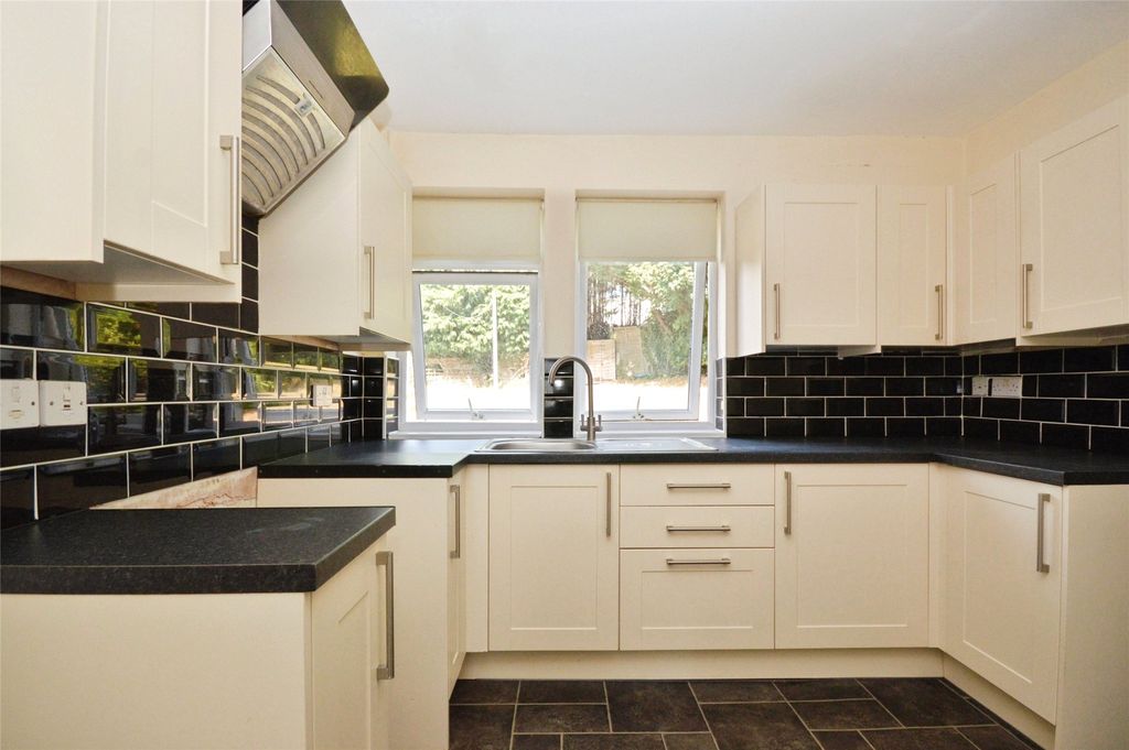 Property photo 2 of 12 Picture No. 09