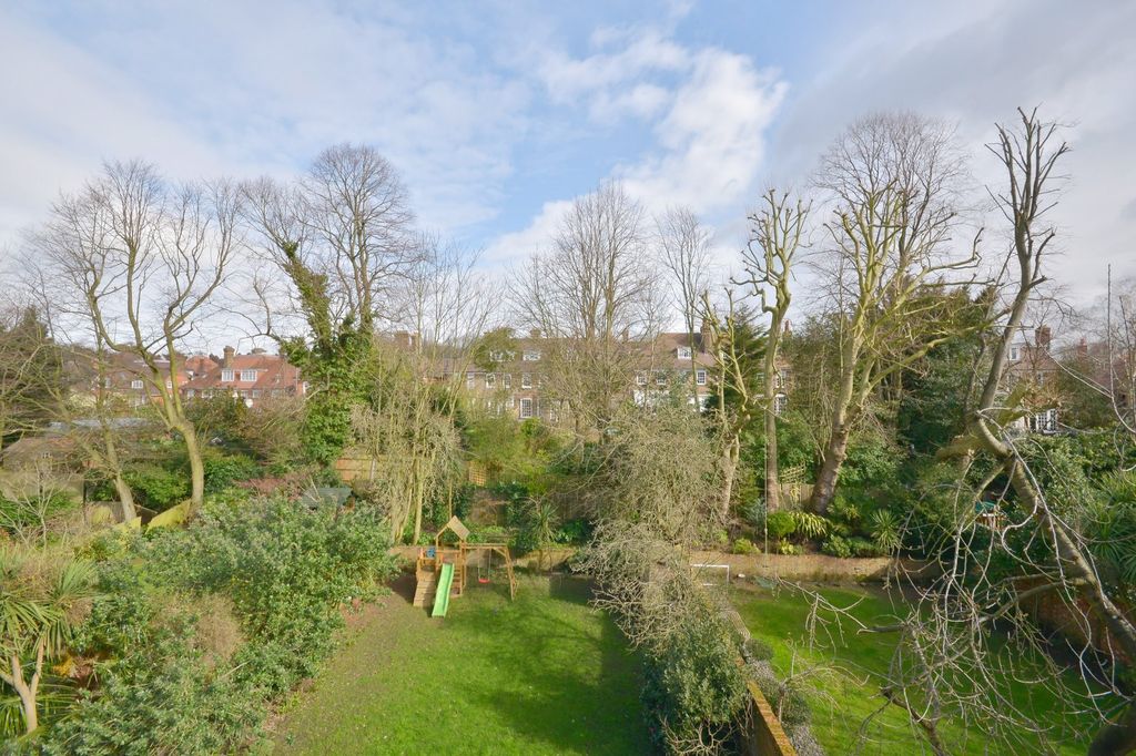 Property photo 3 of 12 Picture No. 20