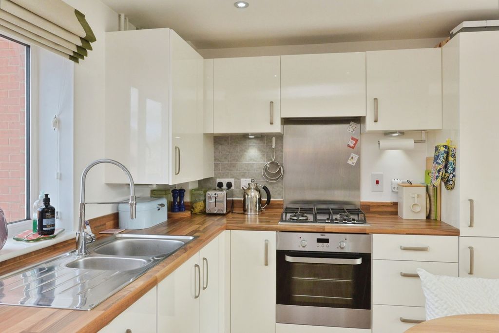 Property photo 2 of 10 Pbox-Img.Jpg