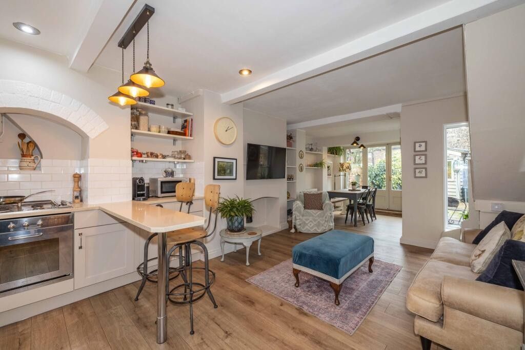 Property photo 2 of 22 24