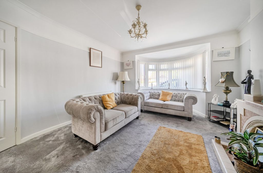 Property photo 3 of 13 1446841-2-69E2493...