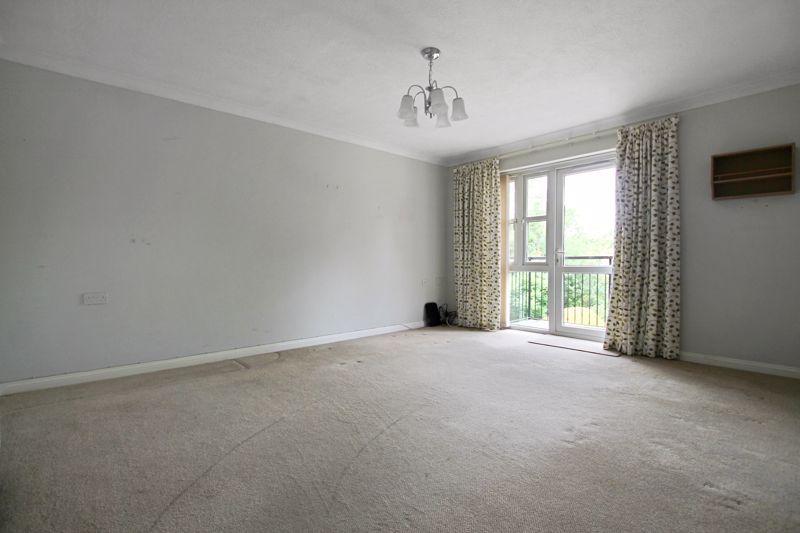 Property photo 3 of 13 Photo 4