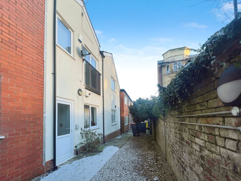 Property photo 1 of 14 External