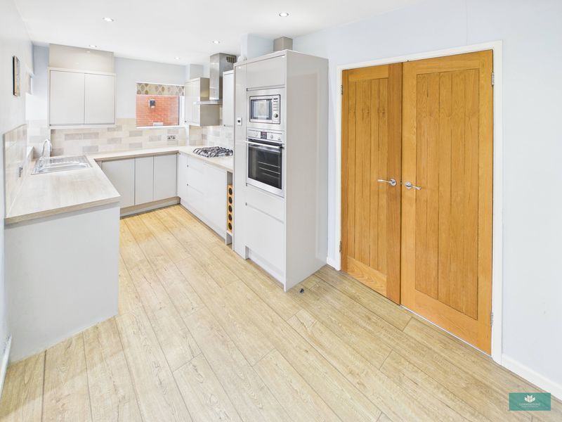 Property photo 3 of 21 Photo 4