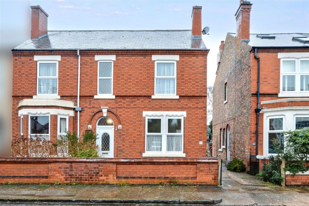 Property photo 1 of 24