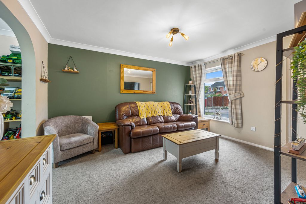 Property photo 2 of 26