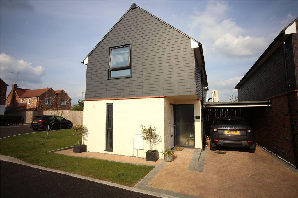 Property photo 2 of 12 Picture No. 30