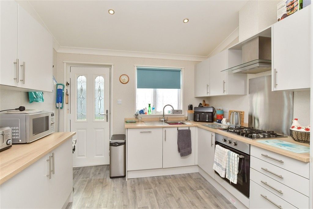 Property photo 3 of 13 Kitchen