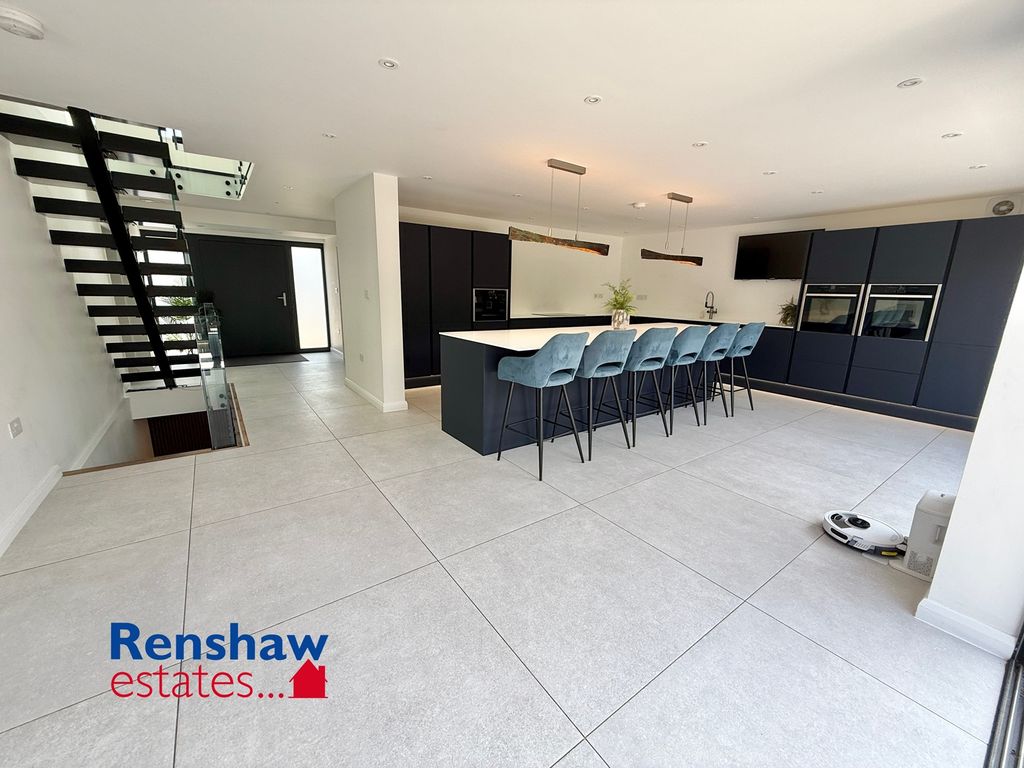 Property photo 2 of 39 K (5)